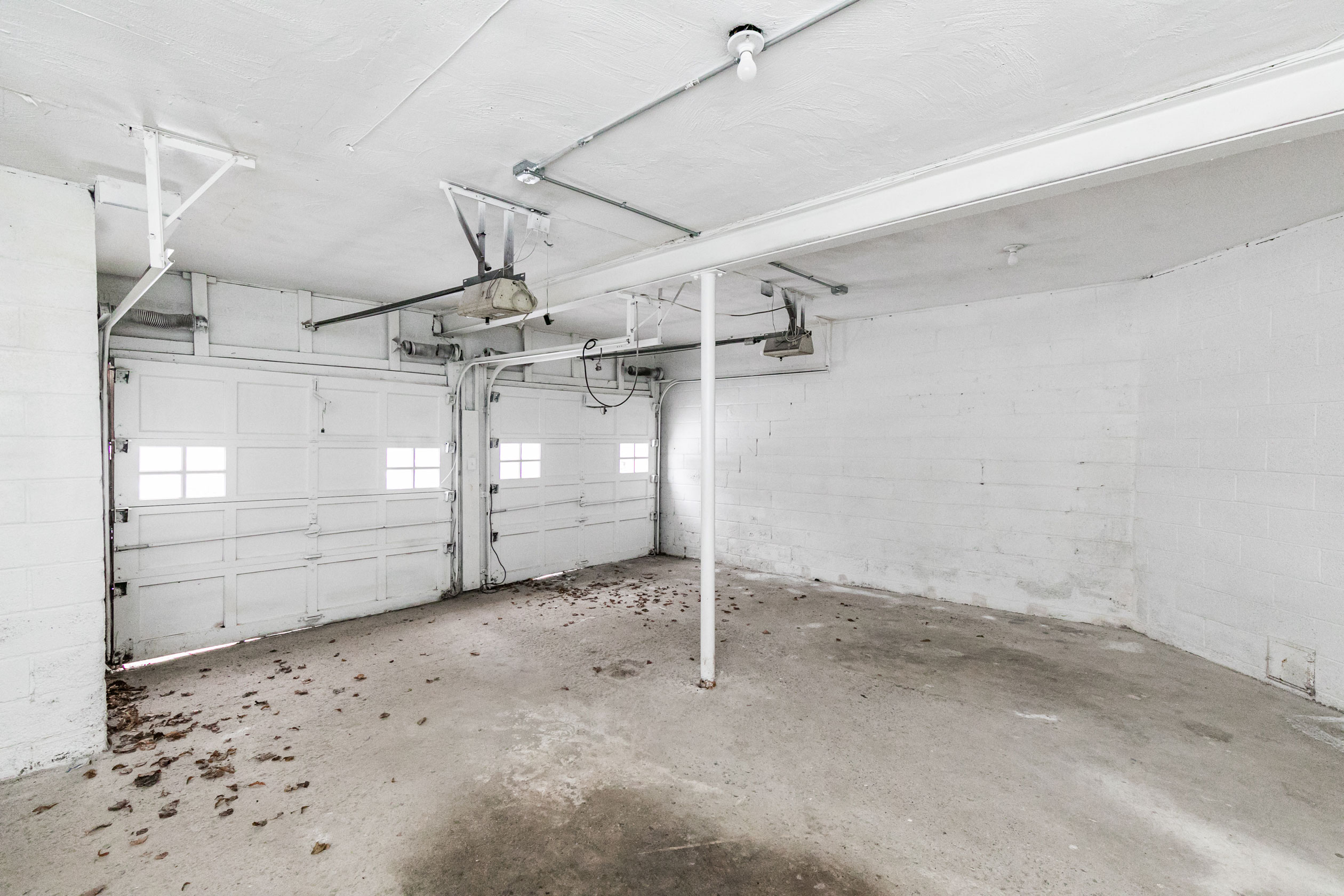 605 Crawford Avenue, Syracuse, NY 13224 - Optimized - Garage